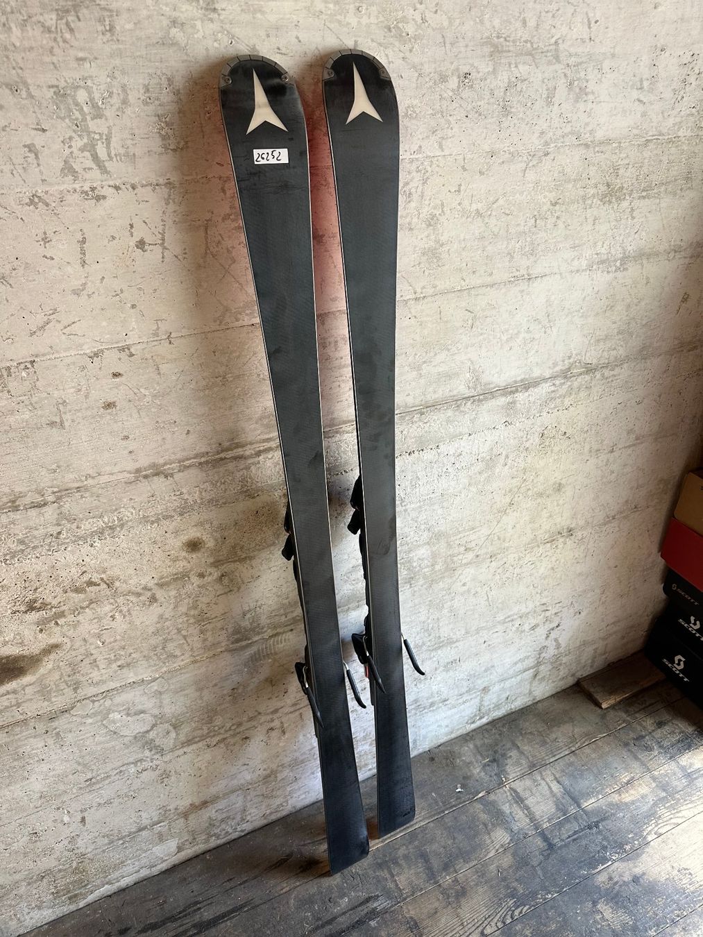 Atomic Skis: Atomic Redster S9 Ski 165CM Wie Neu – Neuf (Voir description) à Emmenbrücke par karkarkar 4