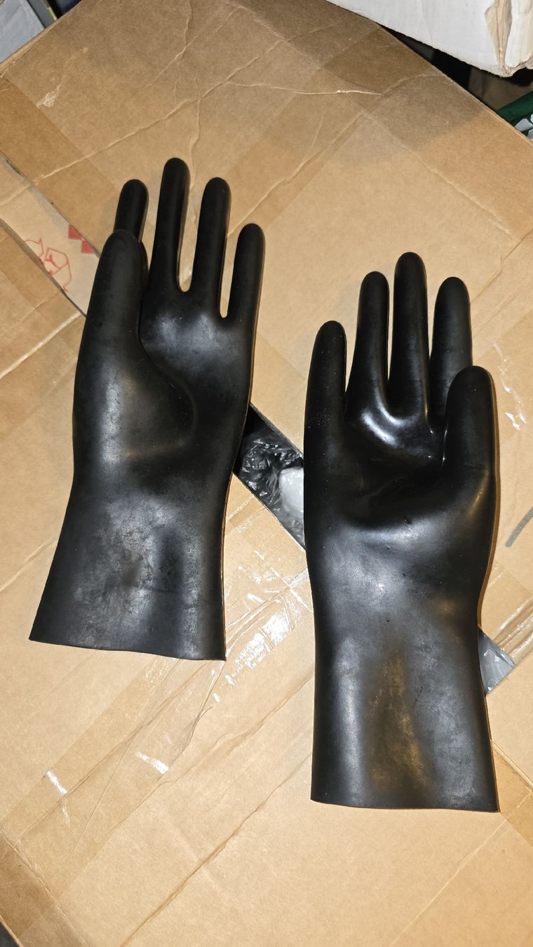 Abbigliamento: latex Handschuhe S kurz – Usato da Amriswil venduto da Trendymarkt