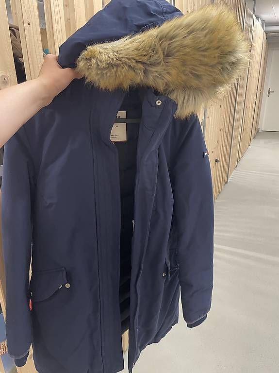 Tommy Hilfiger Giacche: Tommy Hilfiger Daunen Parka Gr XS – Usato da Lenzburg venduto da lejlaimamovic