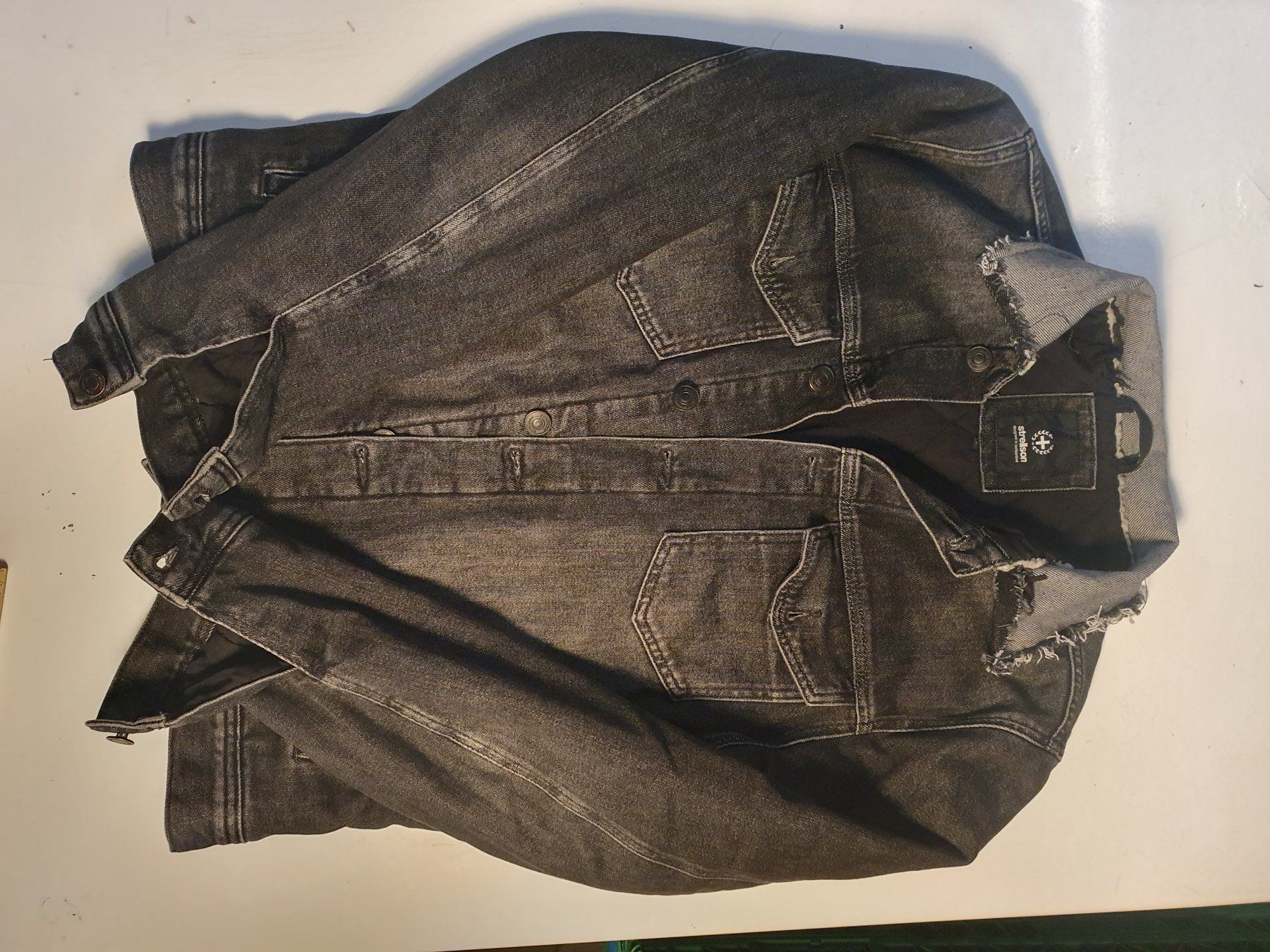 Strellson Giacche: Jeansjacke Strellson schwarz grösse L – Usato da Zürich venduto da loosebone