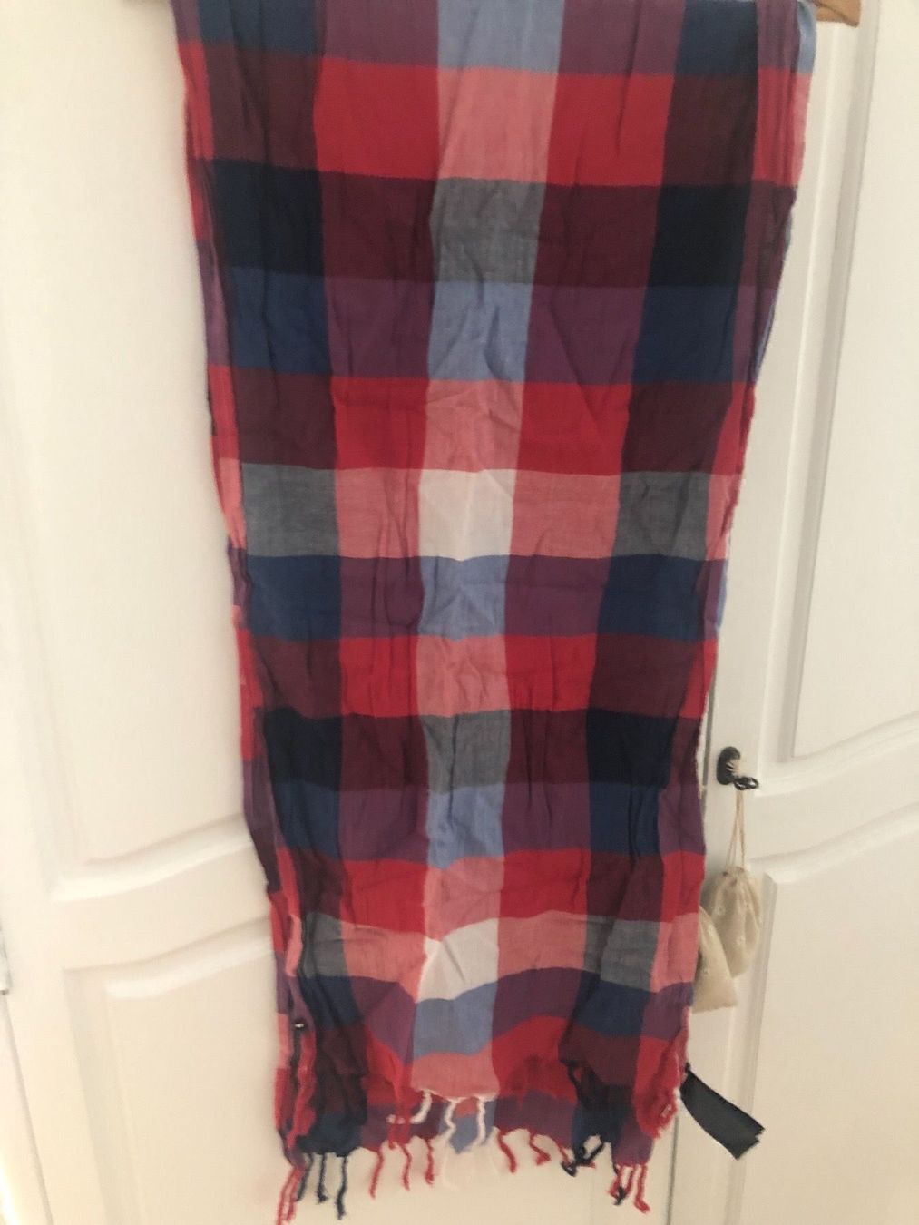 Tommy Hilfiger Foulard & Sciarpe: Hilfiger Schal für Damen – Usato da Pfaffhausen venduto da Klaras_second_hand 1