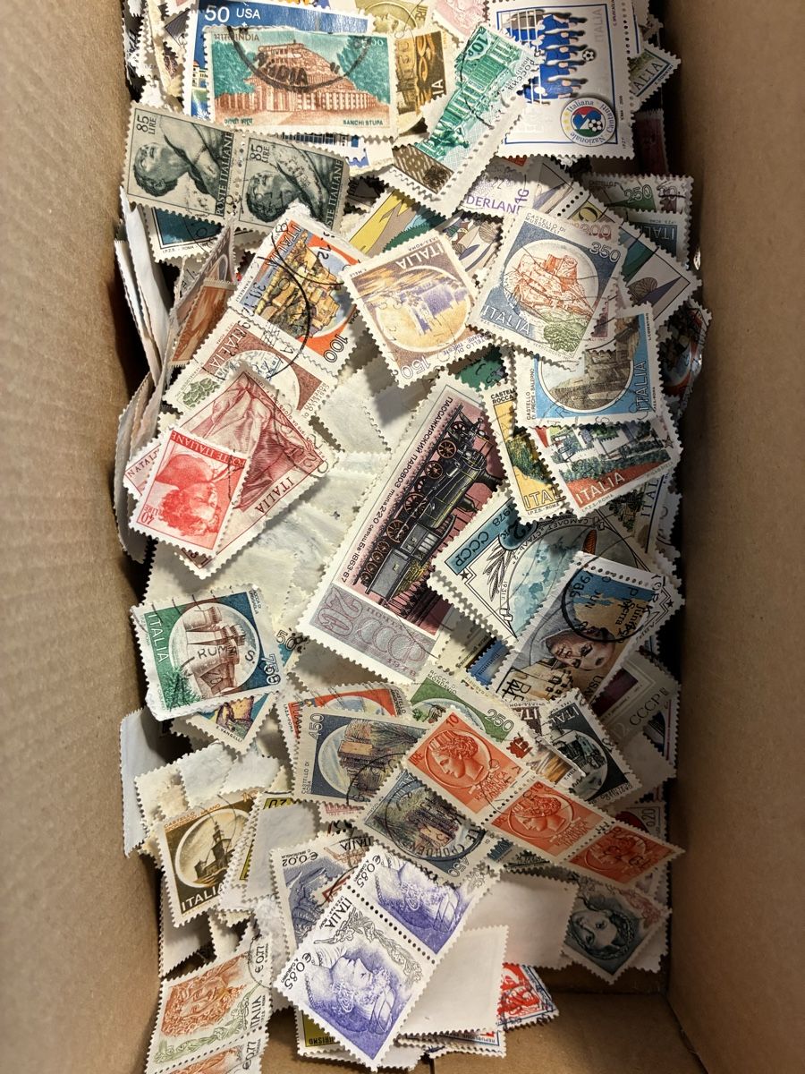 Tutti i francobolli: Briefmarken weltweit – Usato da Casaccia venduto da Abc0376 1