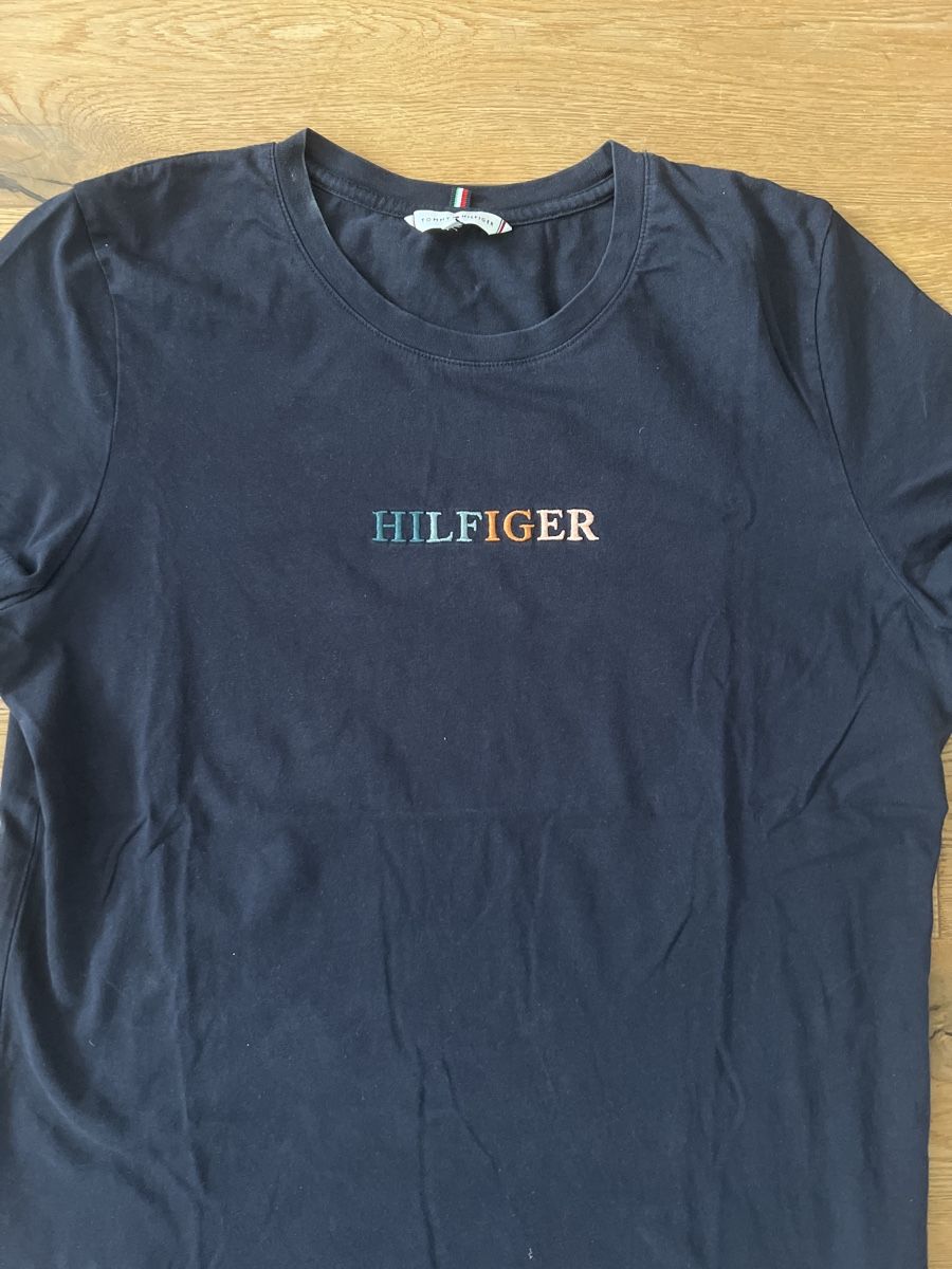 Tommy Hilfiger T-Shirts: T-Shirt Tommy Hilfiger – Gebraucht aus Davos Platz von boom62 1