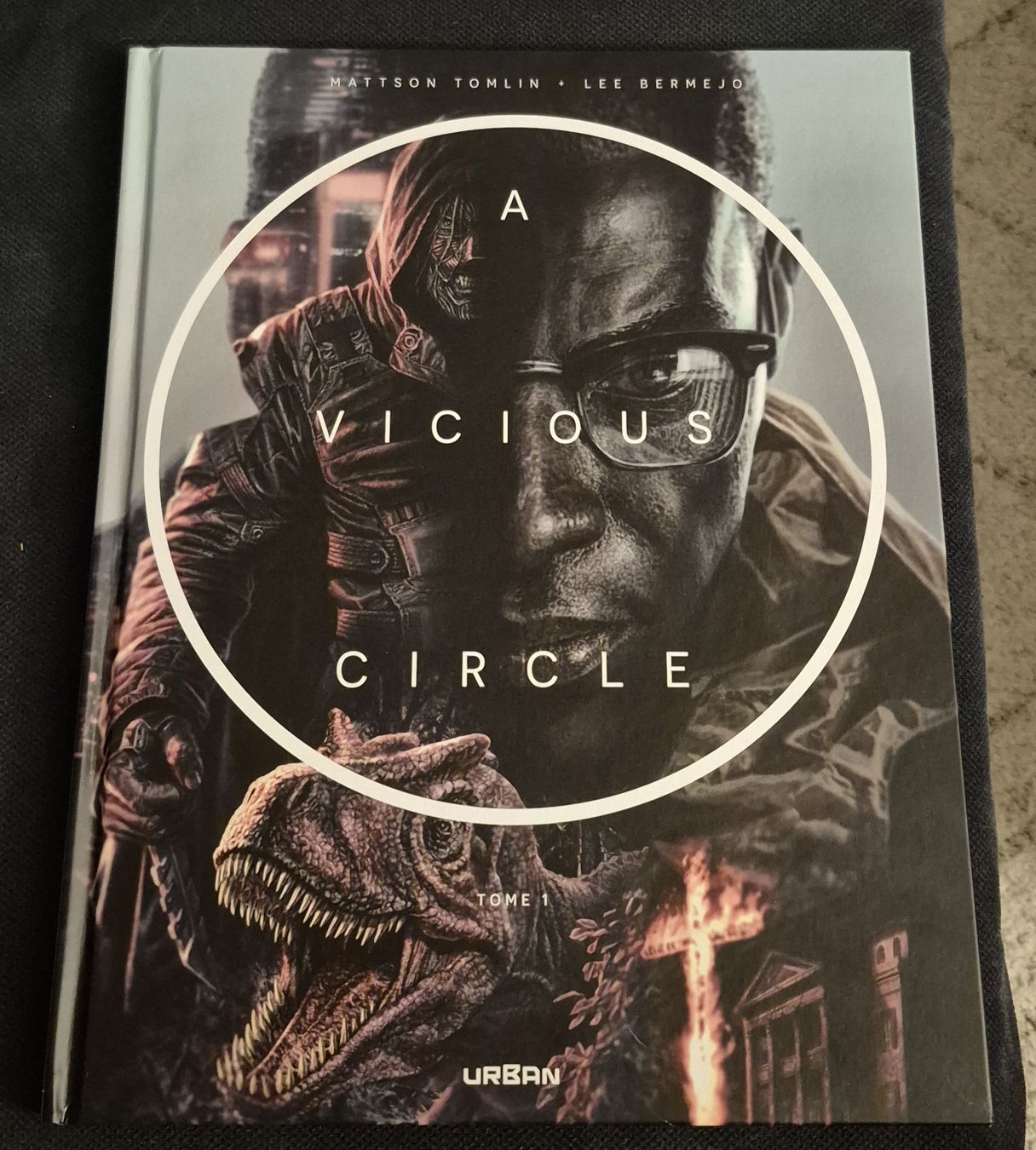 Comics: A VICIOUS CIRCLE TOME 1 EO BD 2024 URBAN COMICS FRANÇAIS – Gebraucht aus Grand-Lancy von luc111