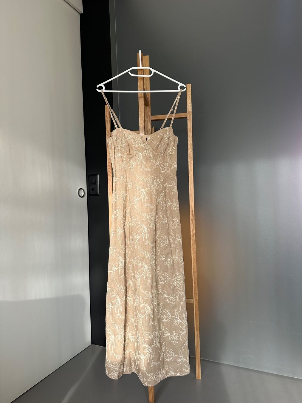 Vestiti: Beiges Kleid – Nuovo (secondo la descrizione) da Gipf-Oberfrick venduto da Gabor5 1