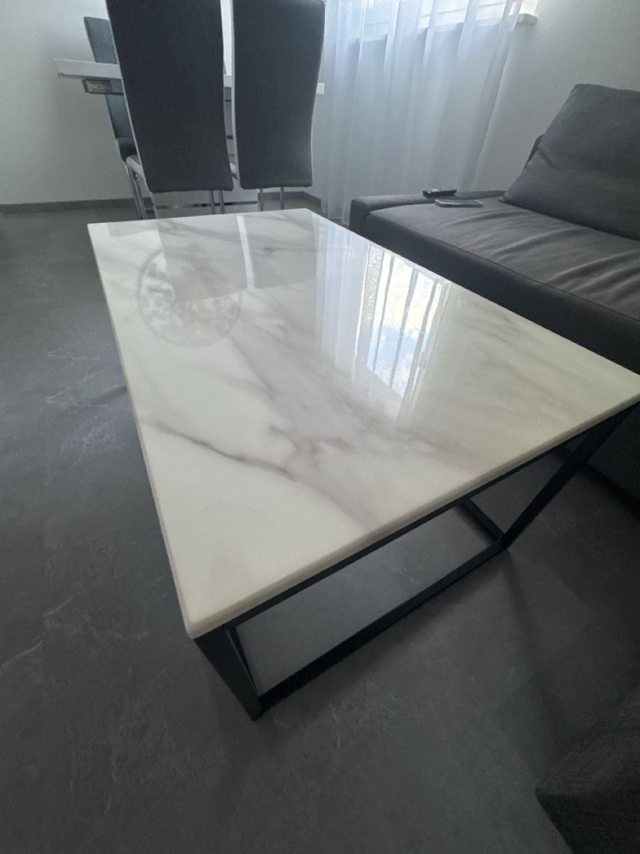 Tische: Tisch – Neu (gemäss Beschreibung) aus Zürich von Alessandro.98