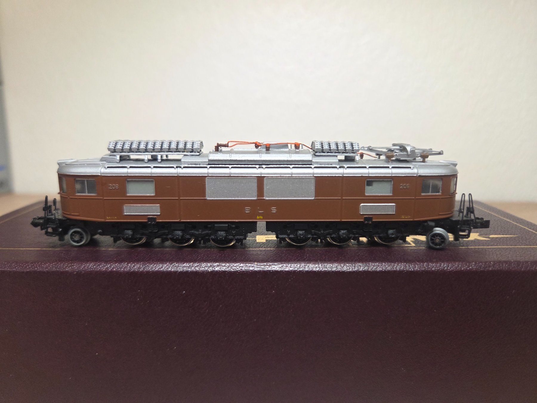Fulgurex Modellini di ferrovie: Fulgurex N E-Lok Ae 6/8 206 BLS – Usato da St-Aubin-Sauges venduto da Lo_Go 1