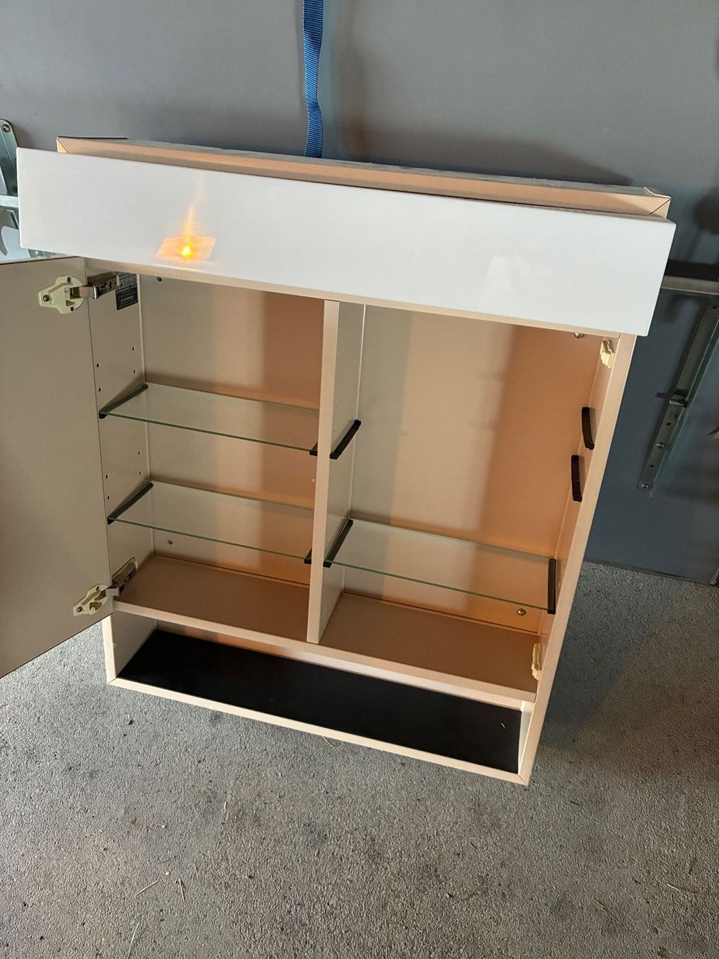 Armadietti a specchio: Retro Badezimmer Spiegelschrank – Usato da Goldau venduto da padlmucki 2
