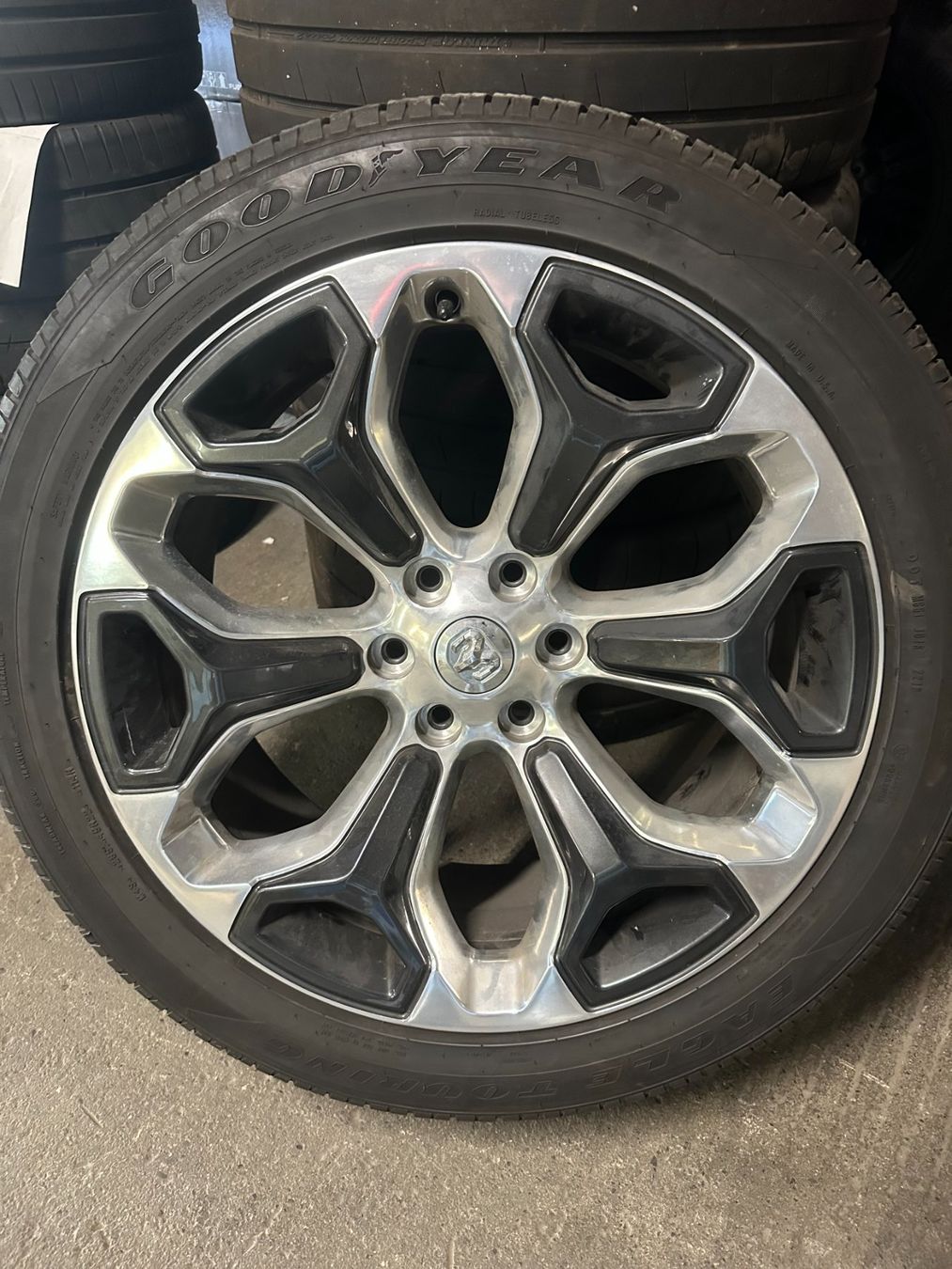 Dodge Pneus & Kompletträder: Räder Dodge Ram – Gebraucht aus Besenbüren von Senag2020