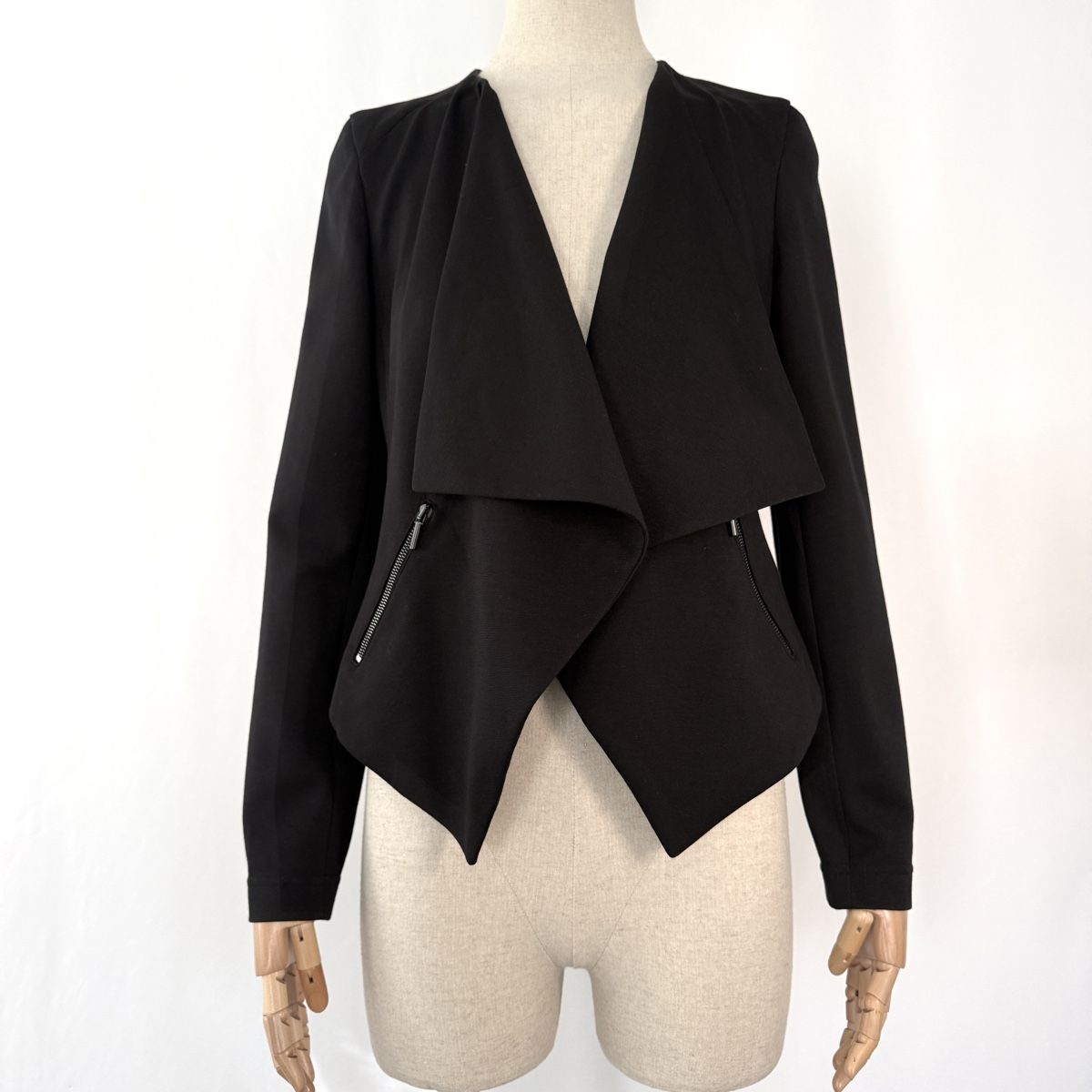 Akris Giacche: AKRIS Black Jacket – Nuovo (secondo la descrizione) da Emmen venduto da Colette-Juliette