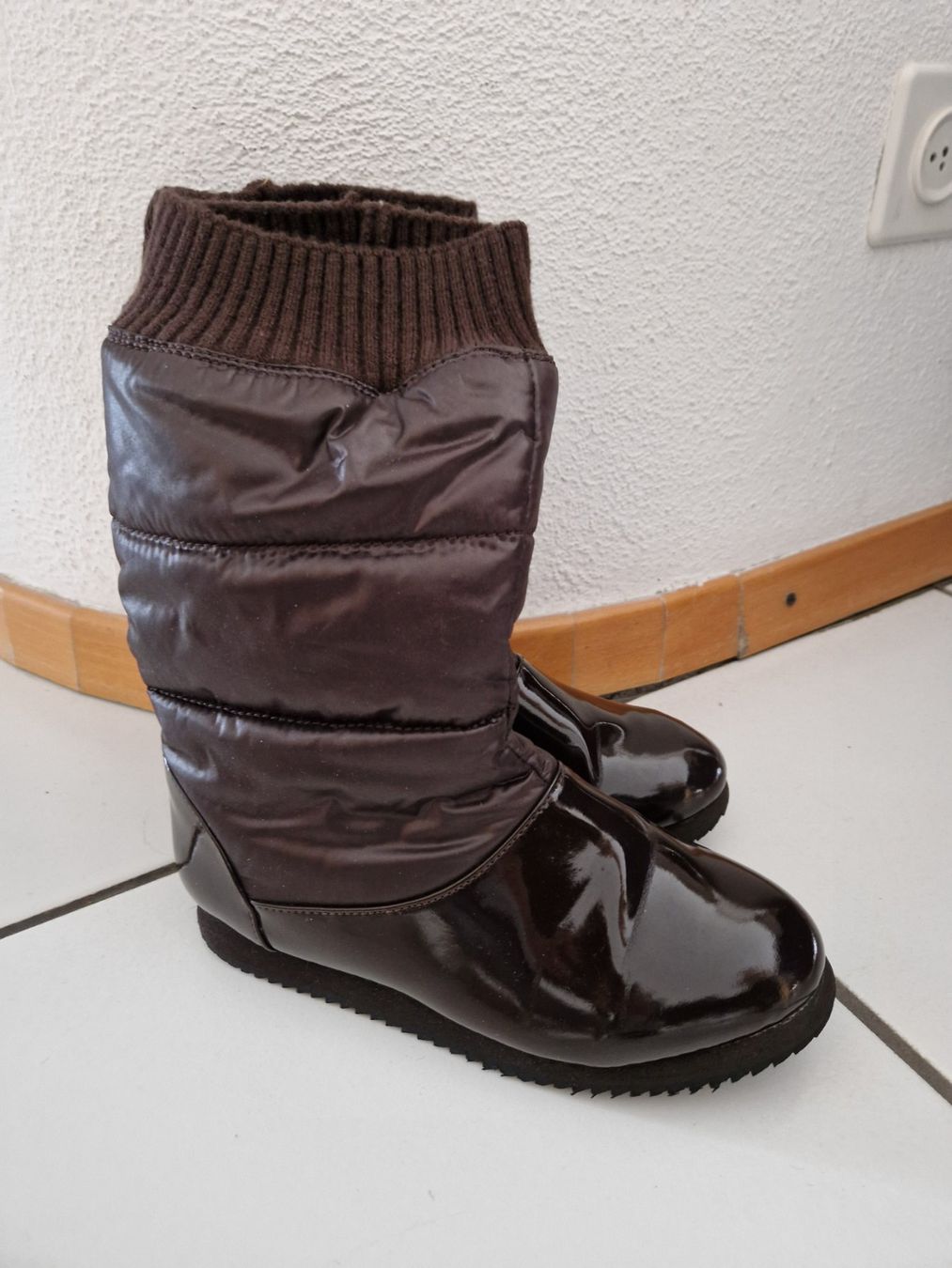 Scarpe da donna: Stivali nuovi – Nuovo (secondo la descrizione) da Agno venduto da siuxy