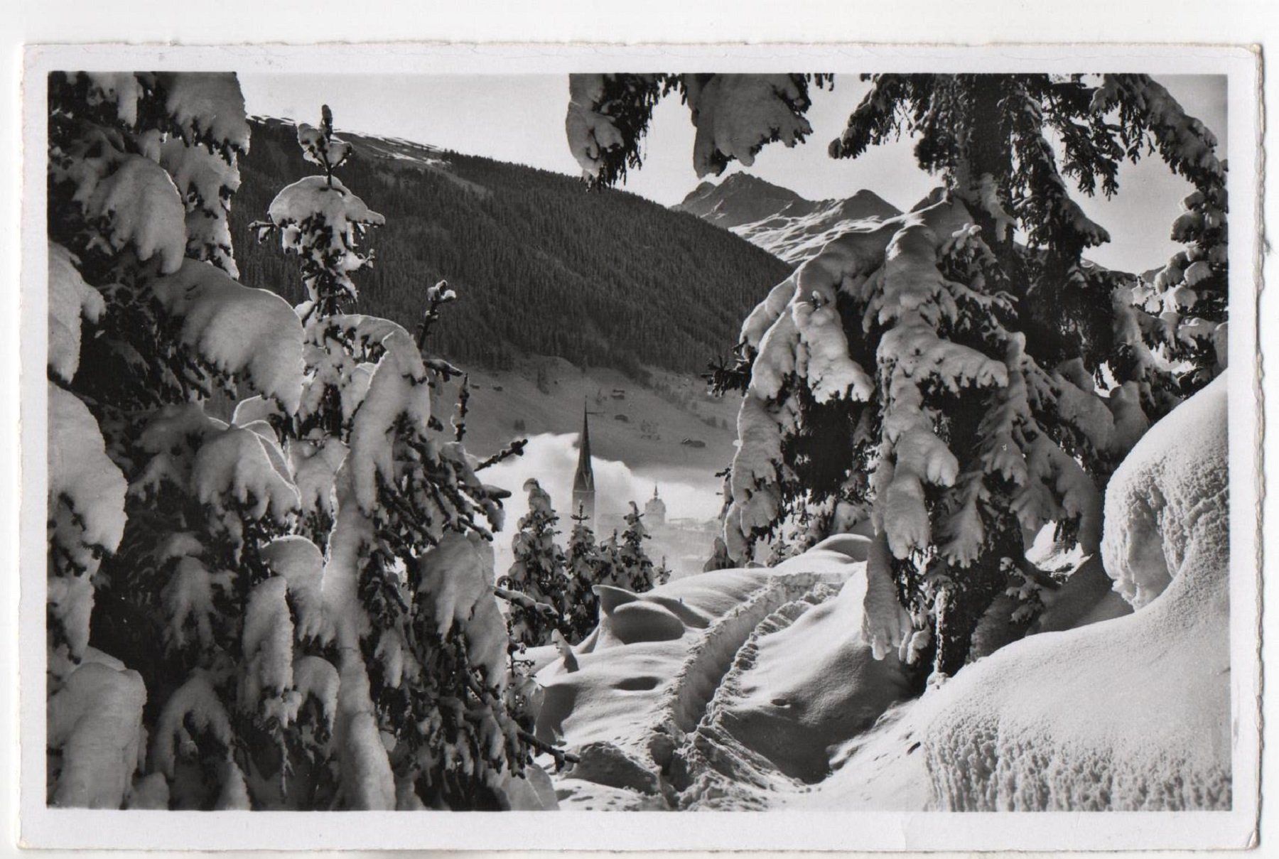 Cartoline postali: DAVOS Blick aus dem Schatzalpwald – Usato da Jona venduto da philajona