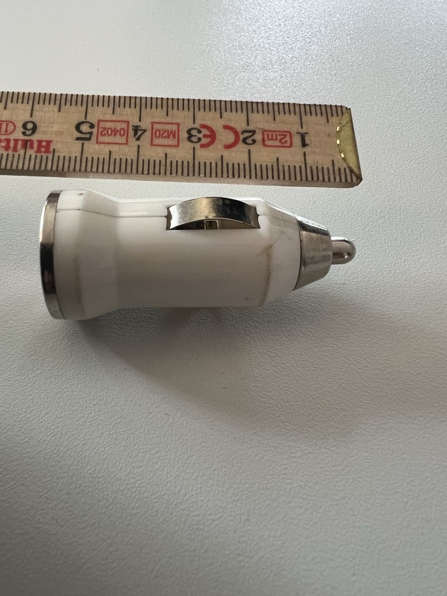 Lecteurs & Adaptateurs: Auto USB Ladegerät Zigarettenanzünder Adapter TX013 – D'occasion à Niederrohrdorf par beniledergerber 2