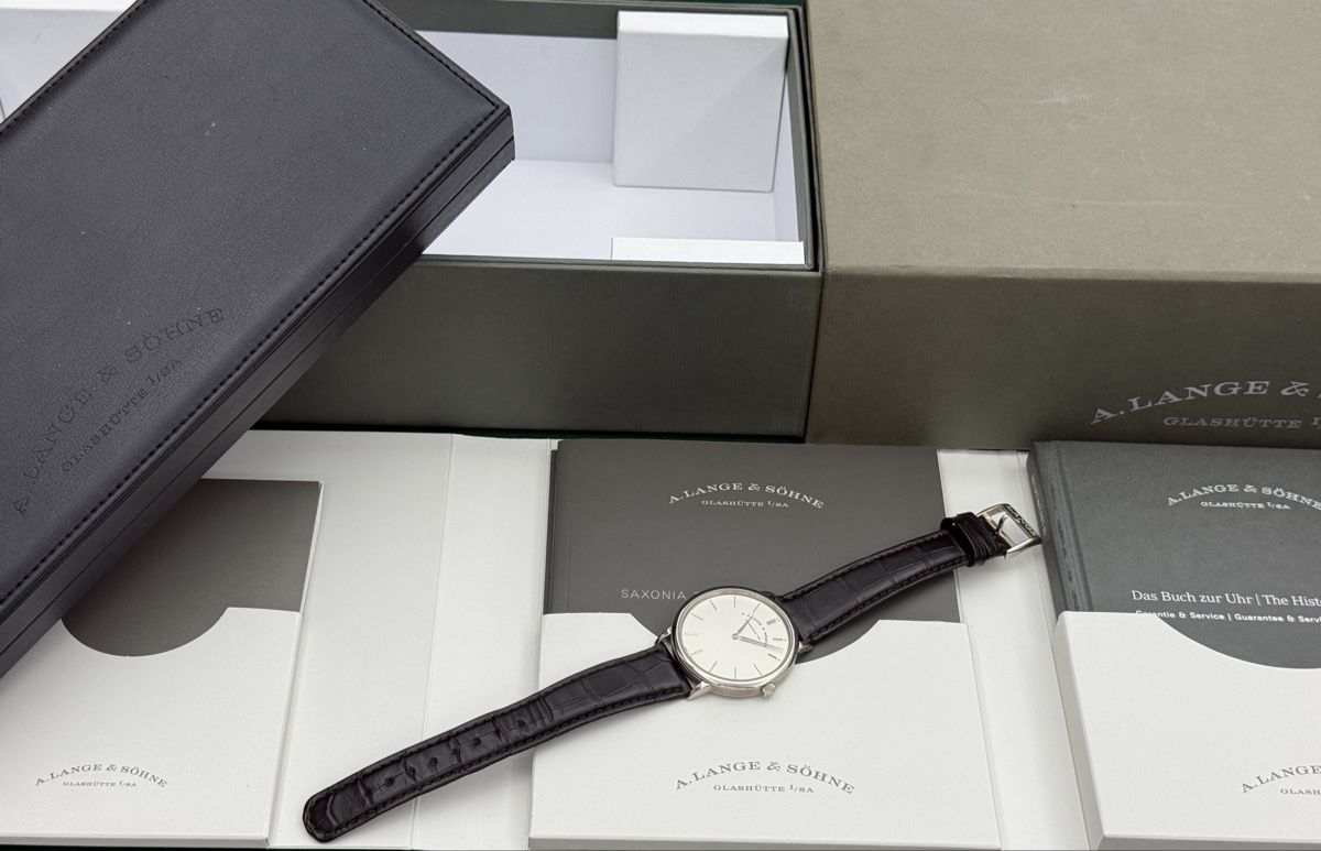 A. Lange & Söhne Orologi: A.Lange und Söhne Saxonia Thin full set like new Handaufzug – Usato da Zürich venduto da watchdealer-24 3