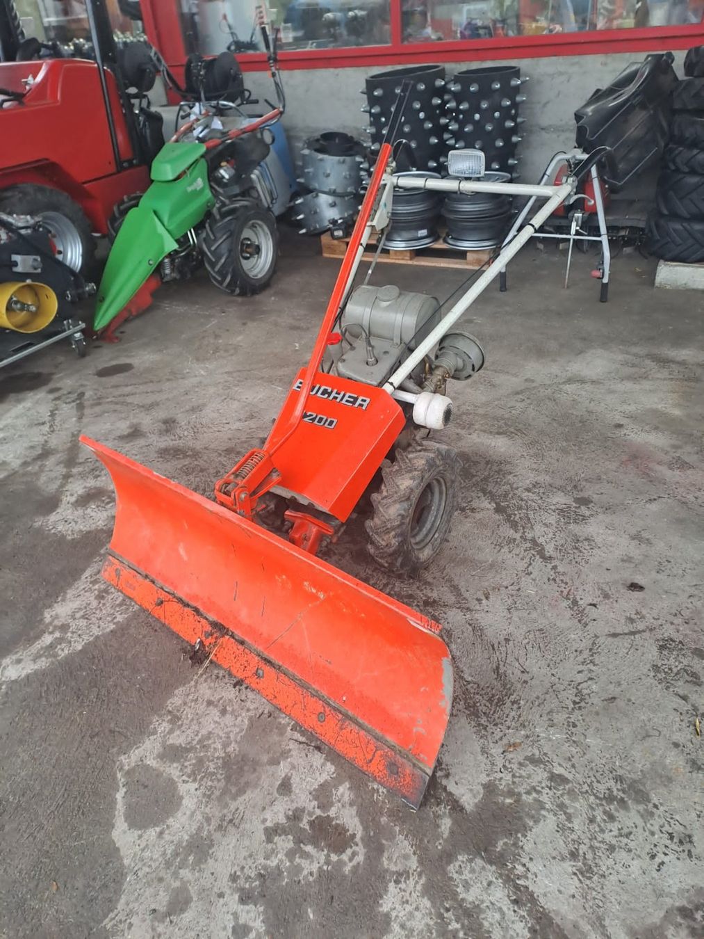 Bucher Schneeräumung: Bucher Motormäher M200 mit Schneepflug – Gebraucht aus Egg SZ von kombi83 1