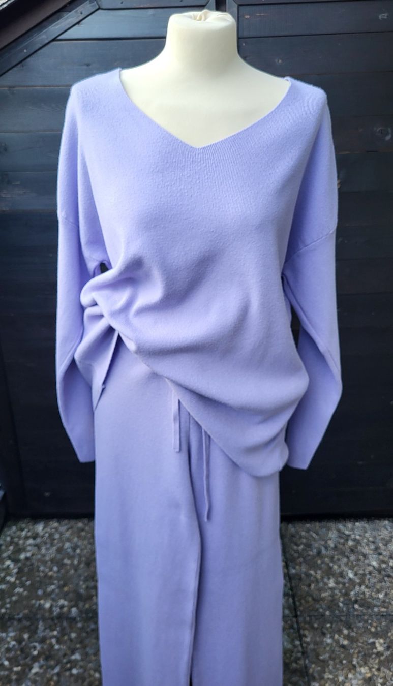 Maglioni & Felpe: Pull-over & pantalon  violet – Nuovo (secondo la descrizione) da Fribourg venduto da VictoriaShop7 1