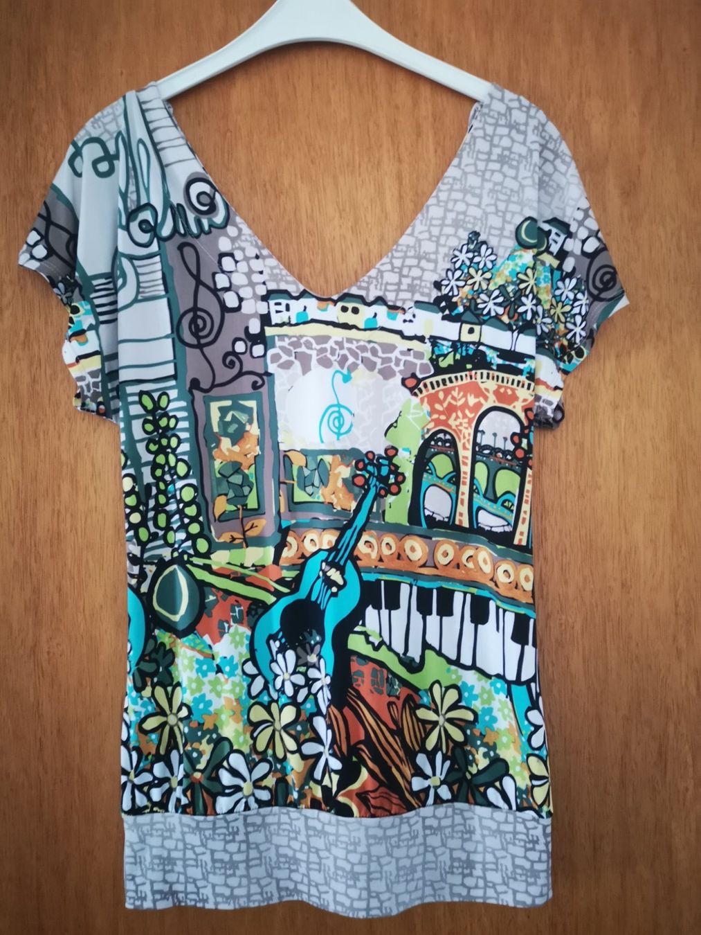 Tuniche: Blouse originale et colorée, Taille M – Usato da Courtepin venduto da Fin_dj7p