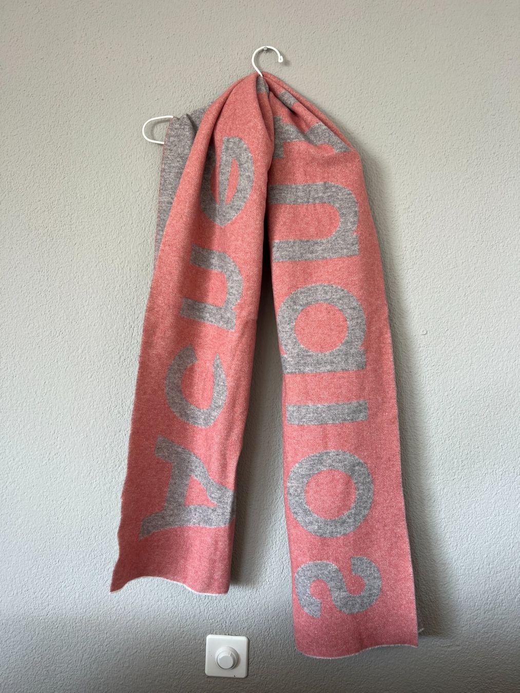 Acne Studios Foulards & écharpes: Acne Studios Schal – D'occasion à Muri b. Bern par SigridW 1