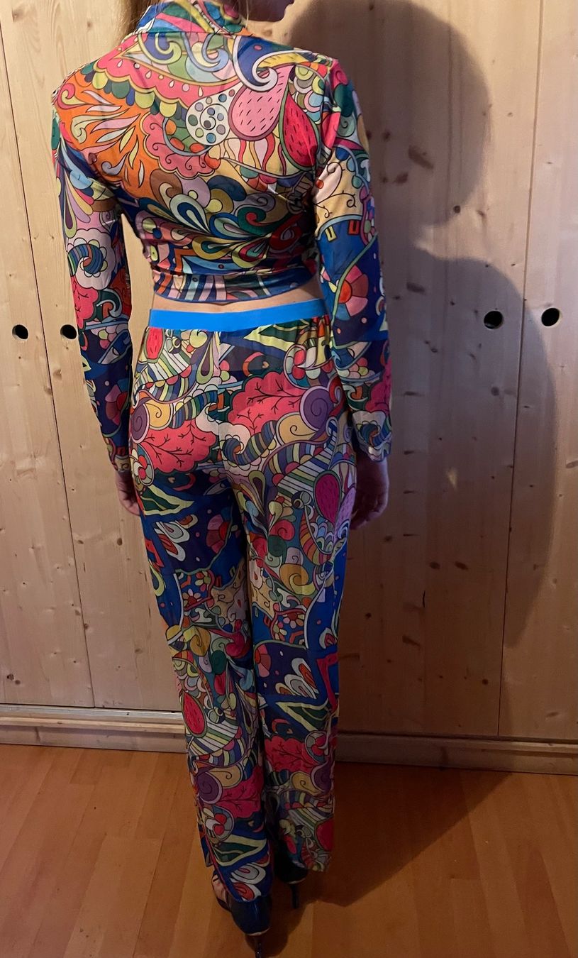 Completi & Tailleur: Costume semitrasparente multicolore M/L – Nuovo e nell'imballaggio originale da Gordevio venduto da LanaZimm 3