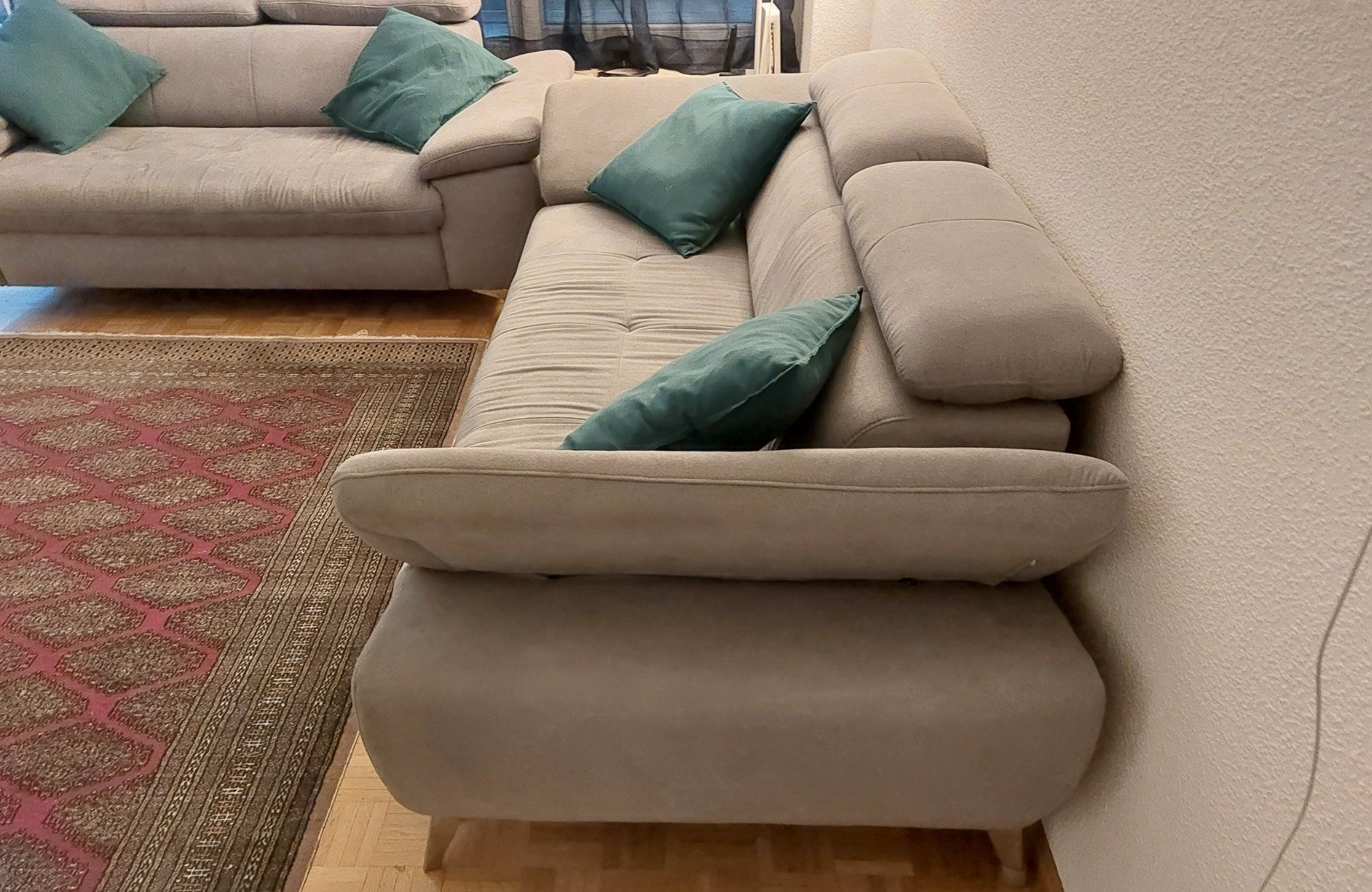 Sofas: 2 Sofas hellgrau guter Zustand – D'occasion à Allschwil par akbarfarshori 1