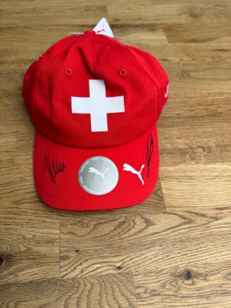 Schweizer Nati Cap, signiert von Rodriquez und Mehmedi- neu