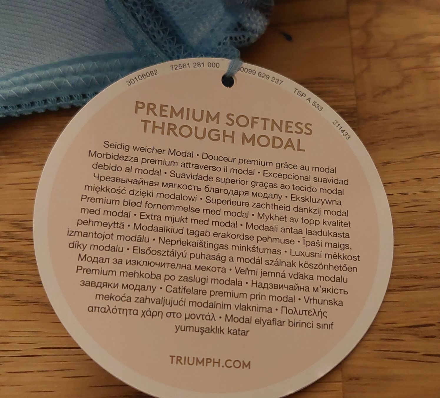 Triumph Sonstige Unterwäsche: Neuer, wunderschöner FLORALE Triumph BH Gr. 70D – Neu und originalverpackt aus Zürich von lehmi1 6
