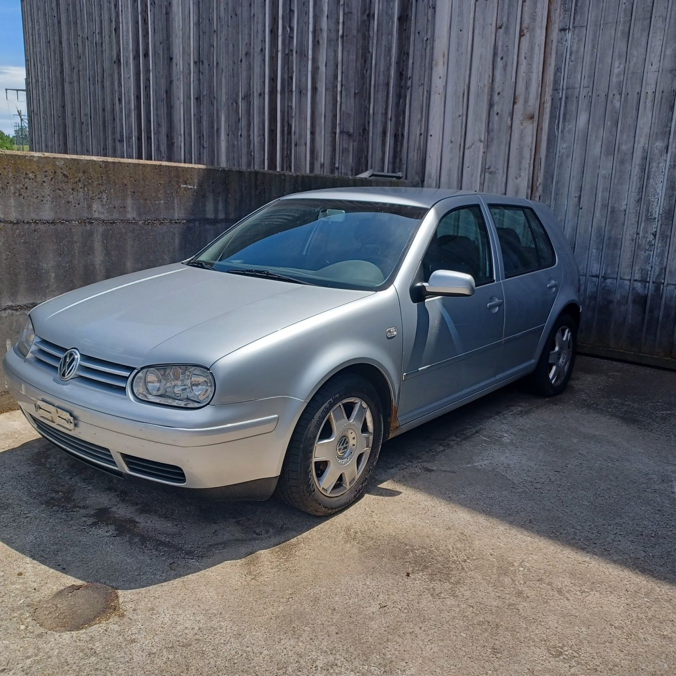 VW Autos: VW Golf 4  1.6 L – D'occasion à Niederhelfenschwil par kaefer97 1