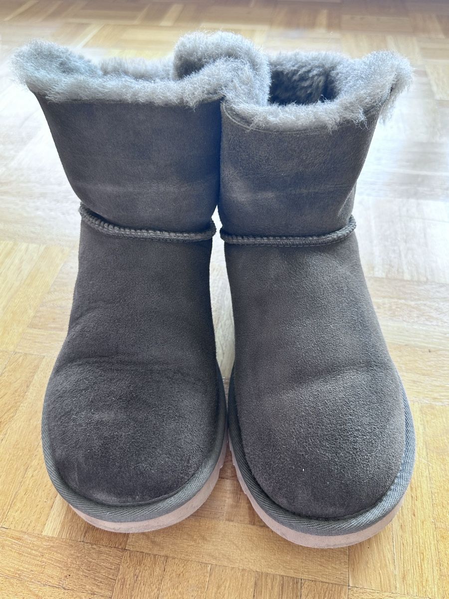 Ugg Scarpe da donna: UGG Rubans gris/brun 39 – Usato da Versoix venduto da kelborn 1