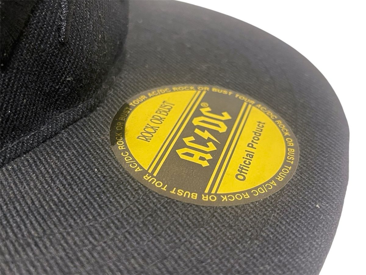 Copricapi, berretti & cappellini: Gesticktes AC/DC Snapback Cap, Schwarz, One Size - Offiziell – Usato da Luzern venduto da woti-shop 6