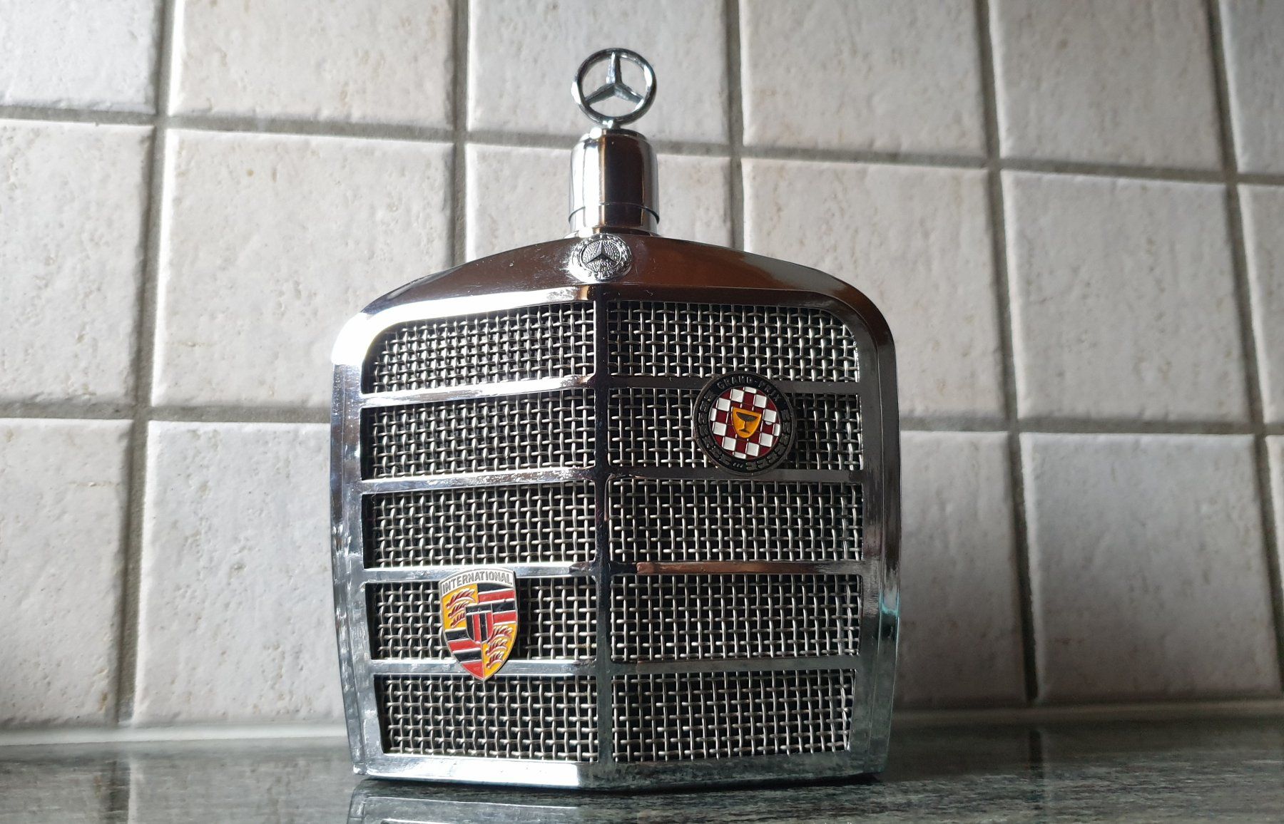 Altro: MERCEDES BENZ DESIGN / SCHNAPSFLASCHE – Usato da Wengi b. Büren venduto da Ot1000