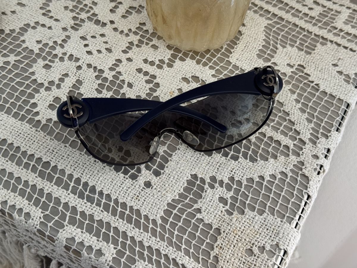 Chanel Occhiali & Lenti: Y2K Chanel sunglasses – Usato da Fribourg venduto da mariedw 1