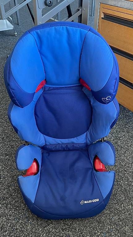 Sièges auto: Autokindersitz Maxi Cosi – D'occasion à Muttenz par dfabj