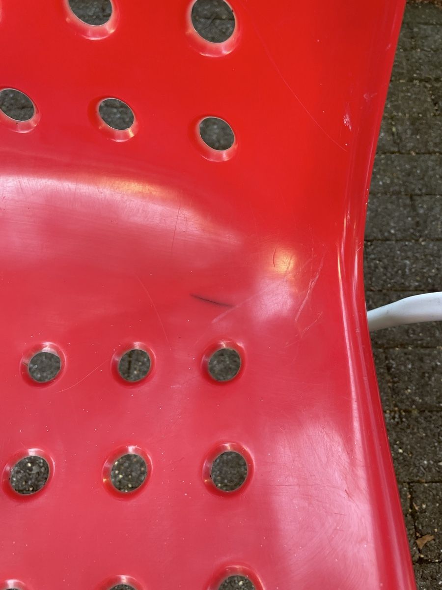 Stühle: OWI Gartenstühle rot – Gebraucht aus Winterthur von Kingori 5