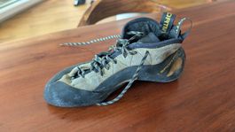 la sportiva TC pro, size 41, right shoe only