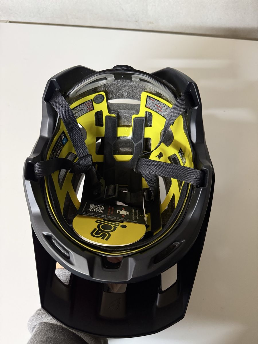 Caschi: Casque VTT Bluegrass Rogue Core MIPS rouge, neuf – Nuovo e nell'imballaggio originale da Perroy venduto da gui_6kwf 2