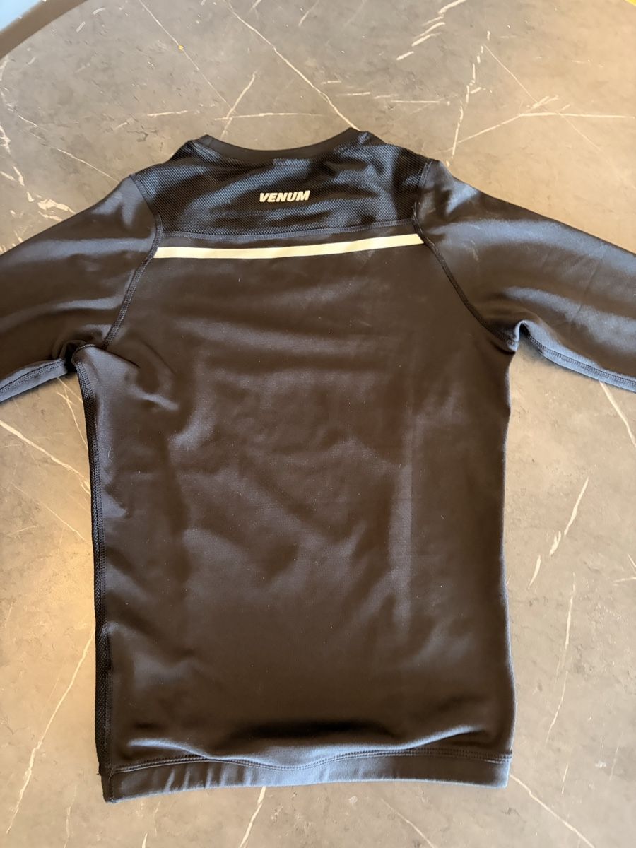Maglioni & Felpe: Venum Langarmshirt schwarz Grösse M  – Usato da Luzern venduto da ram_cl2d 1