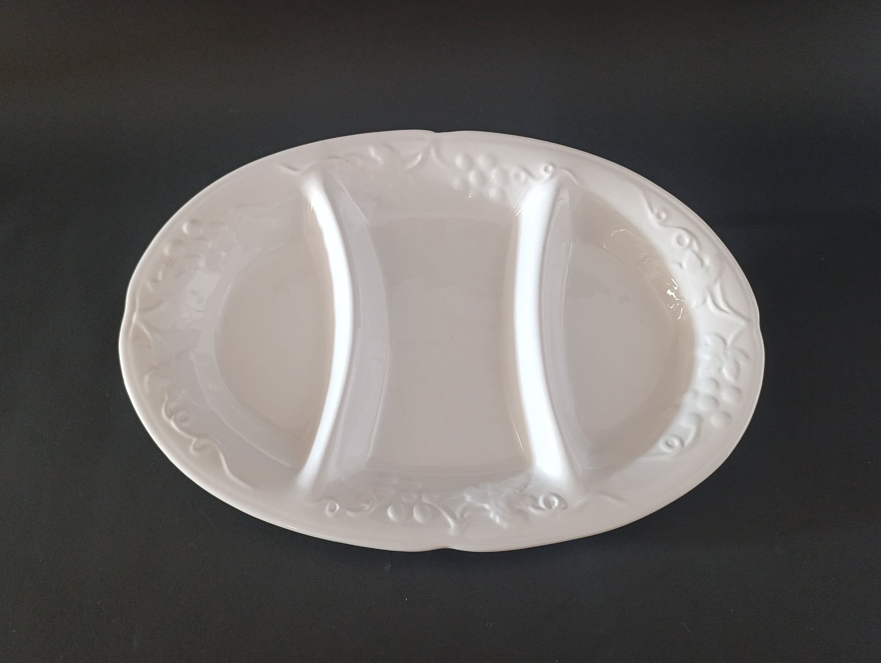 Piatti di portata: REGENT Plat de service à 3 sections – Usato da Thielle venduto da Plusvalue_Neuchatel