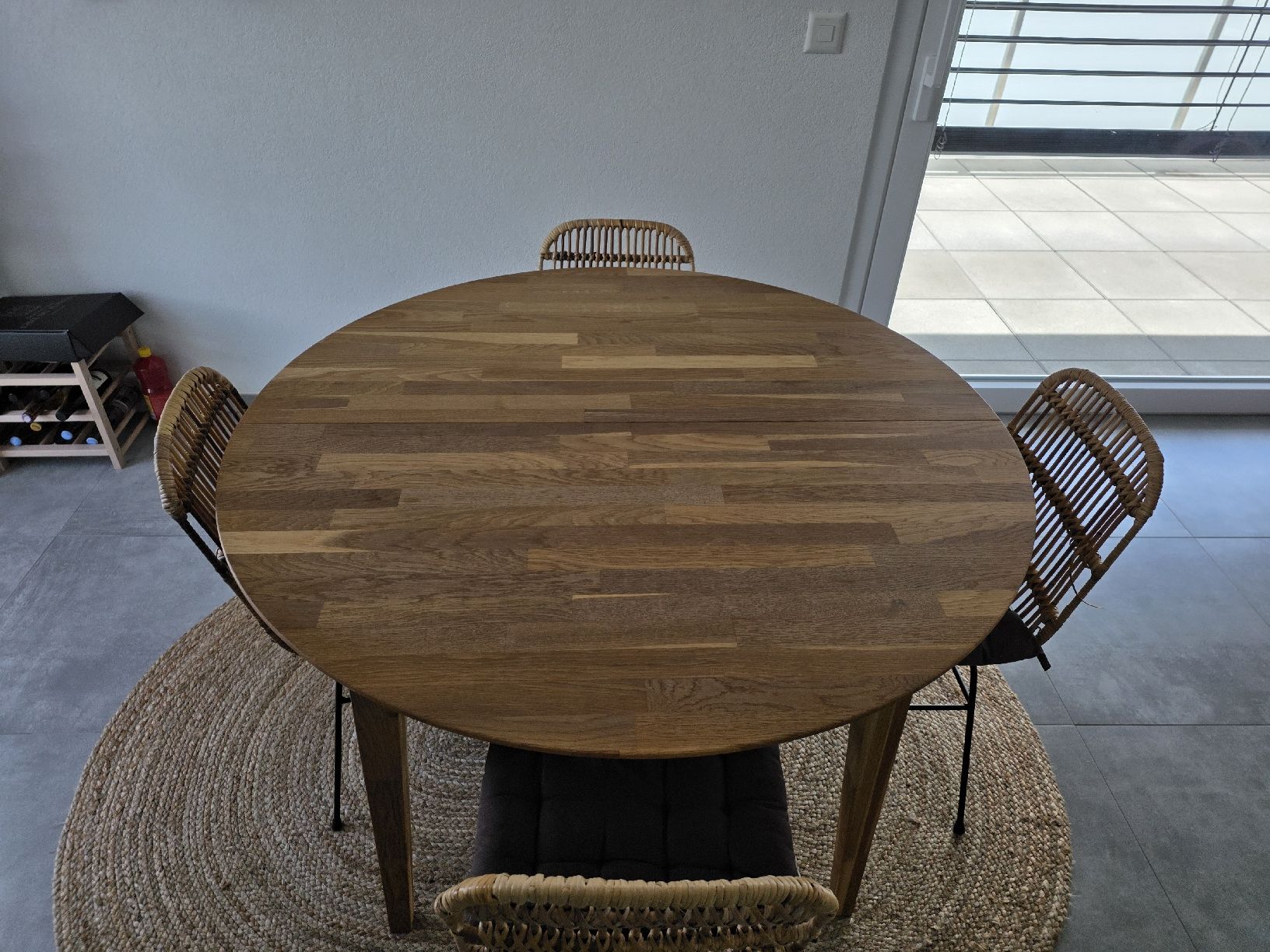 Set di tavolo e panche: Table et chaises – Usato da Vétroz venduto da tgu_2rjn