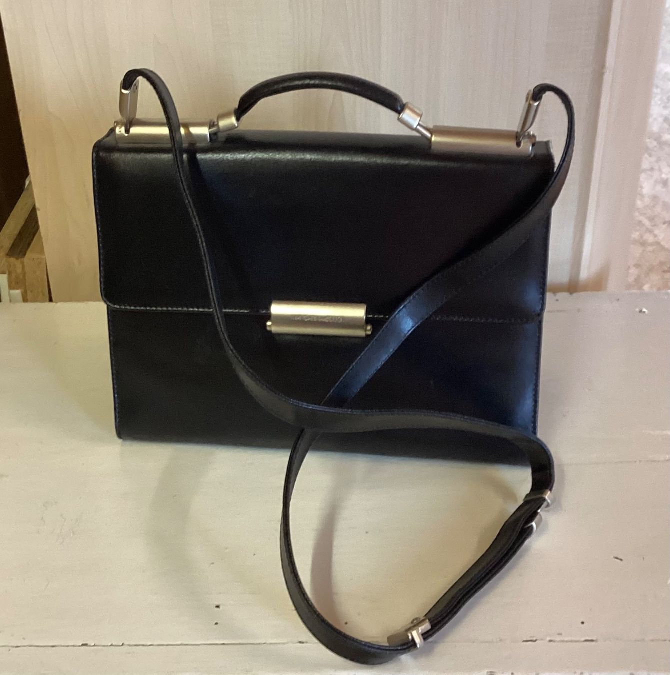 Mandarina Duck Sacs femmes: Handtasche schwarz Mandarina Duck – D'occasion à Eggersriet par Menara 3