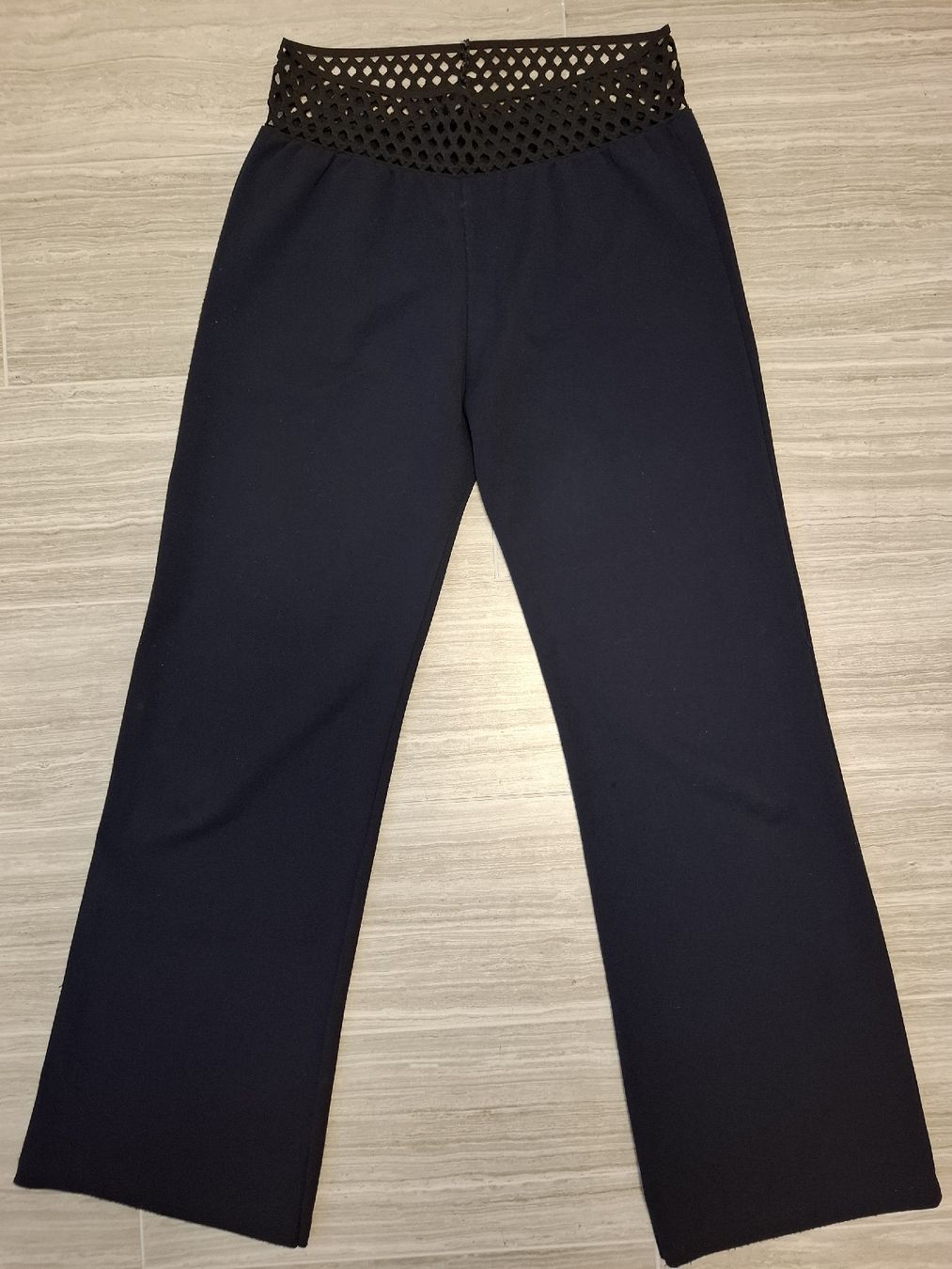 Hosen: pantalon bleu marine – Gebraucht aus Ecublens FR von ame_y8tq