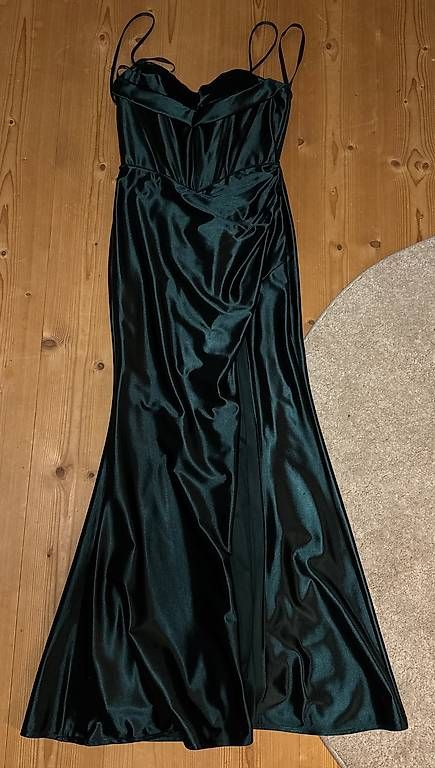 Vestiti: Abendkleid Dunkelgrün  – Usato da St. Gallen venduto da sel_vtp9 1