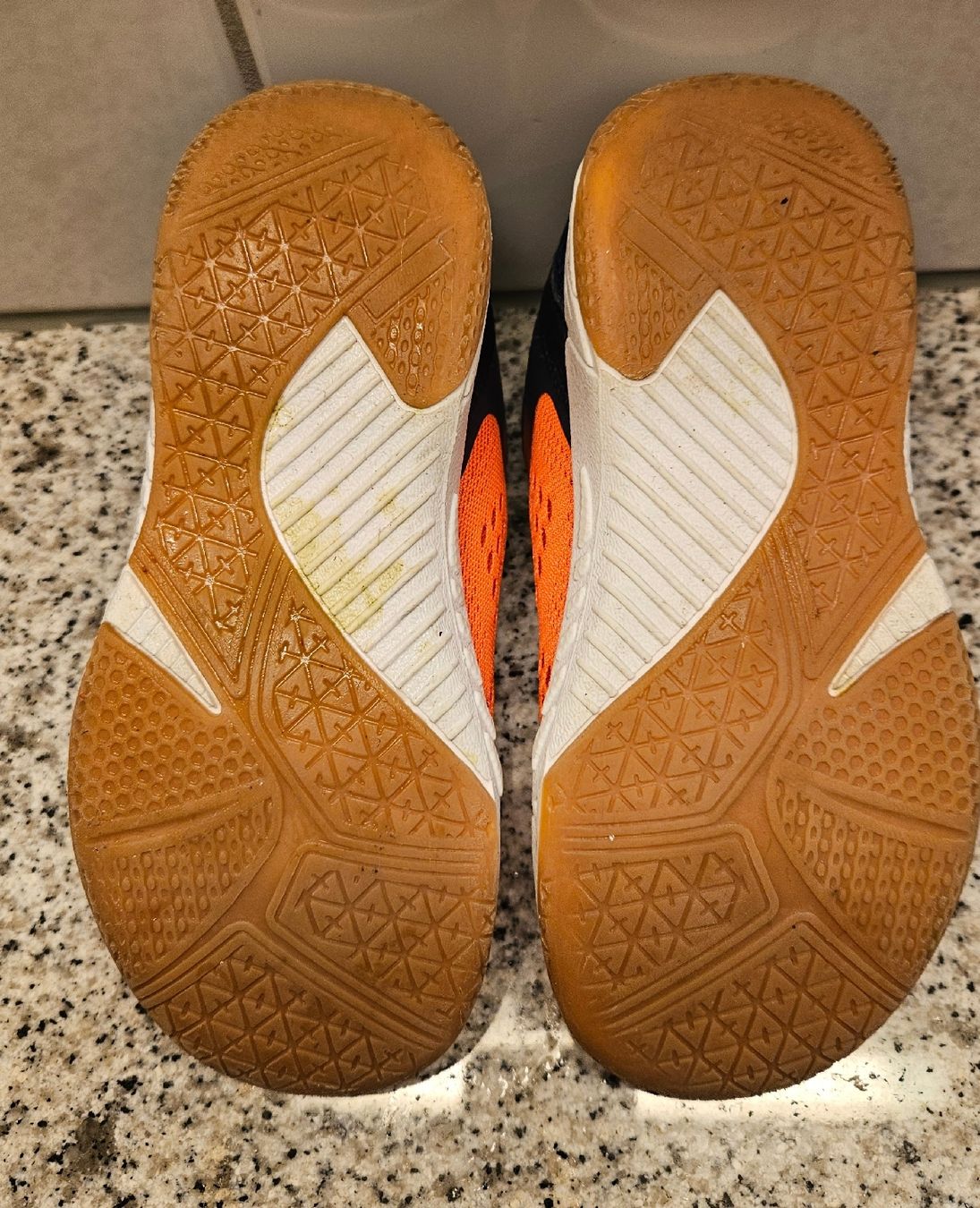 Chaussures garçon: Kinderturnschuhe gr. 30 – D'occasion à Ennenda par eel_ts7s 3