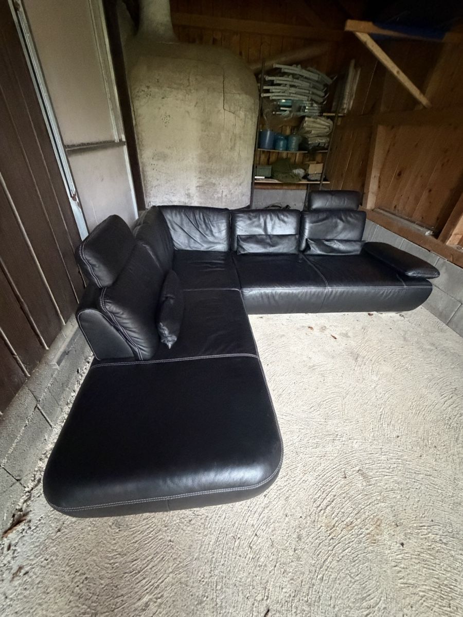 Sofas: Schwarze Ledercouch in Top Zustand! – Neu (gemäss Beschreibung) aus Bärschwil von raf_x5gg