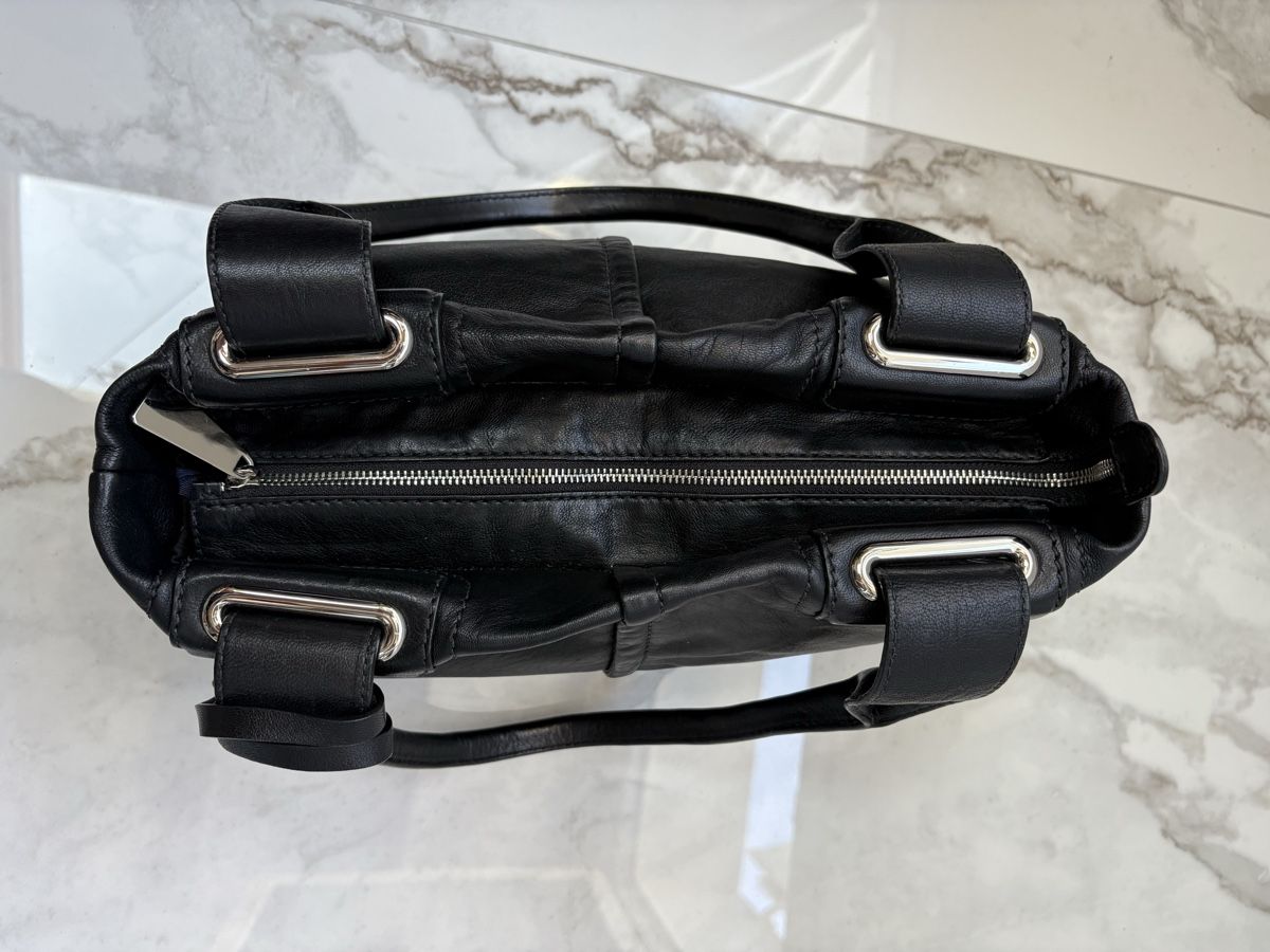 Coccinelle Borse da donna: Schwarze Ledertasche Coccinelle NEUWERTIG  – Nuovo (secondo la descrizione) da Estavayer-le-Lac venduto da Mimmy02 4