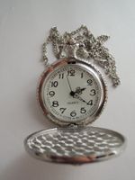 Neue Taschenuhr QUARZ mit Kette und neuer Batterie