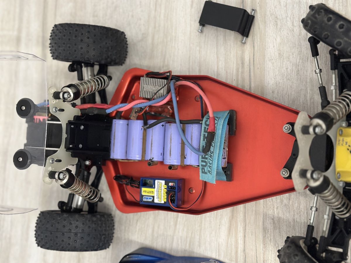 Modellismo RC: Schumacher Cougar Original – Difettoso da Spreitenbach venduto da alishaesseiva 1