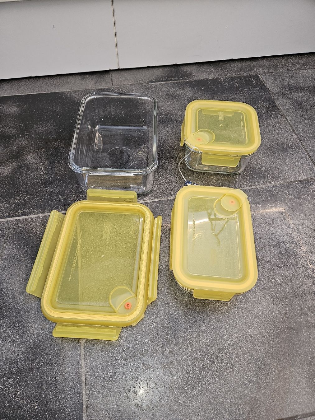 Contenitori & Simili: Vorratsbehälter Glasslock Glas 3er Set Behälter mit Deckel – Nuovo (secondo la descrizione) da Ormalingen venduto da nomolnoi