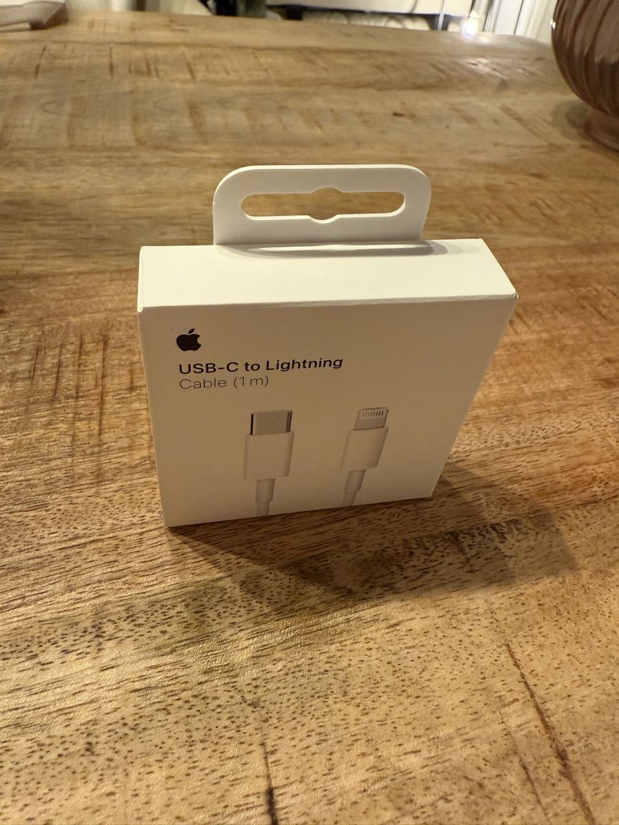 Apple Cavi: Original Apple USB-C auf Lightning Kabel (1m) – Nuovo e nell'imballaggio originale da Grenchen venduto da Bach94