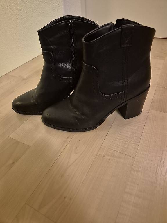 Scarpe da donna: Damen Stiefel Wide Fit Grösse 38  – Usato da Langenthal venduto da hab_zw5p 1