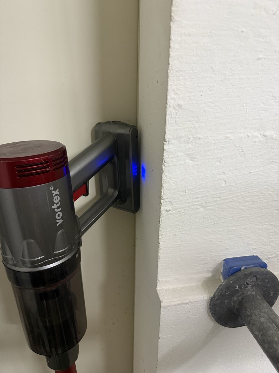 Aspirapolveri & Accessori: Vortex Akku Staubsauger – Usato da Birsfelden venduto da mah_6yvz 3